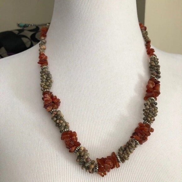 Shell Chip Stone Necklace - Picture 1 of 6